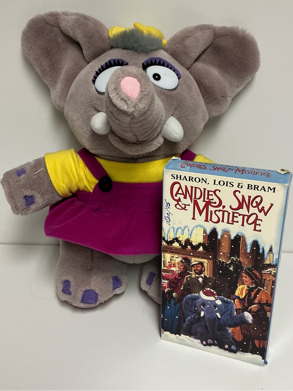 Vintage Ella Acapella Elephant Plush Skinnamarink 1996 & Sharon Lois & Bram VHS